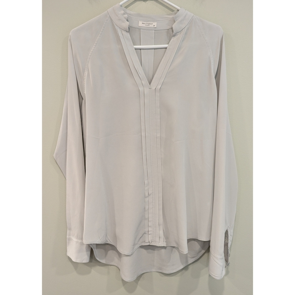 Equipment 100% Silk Grey V-Neck Long Sleeve Blouse Size Small